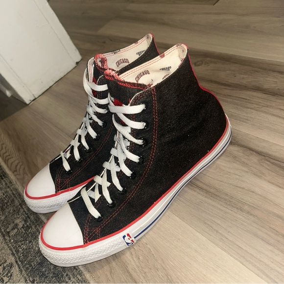 chicago bulls Black and Red High-Top converse Sneakers - Picture 3 of 8
